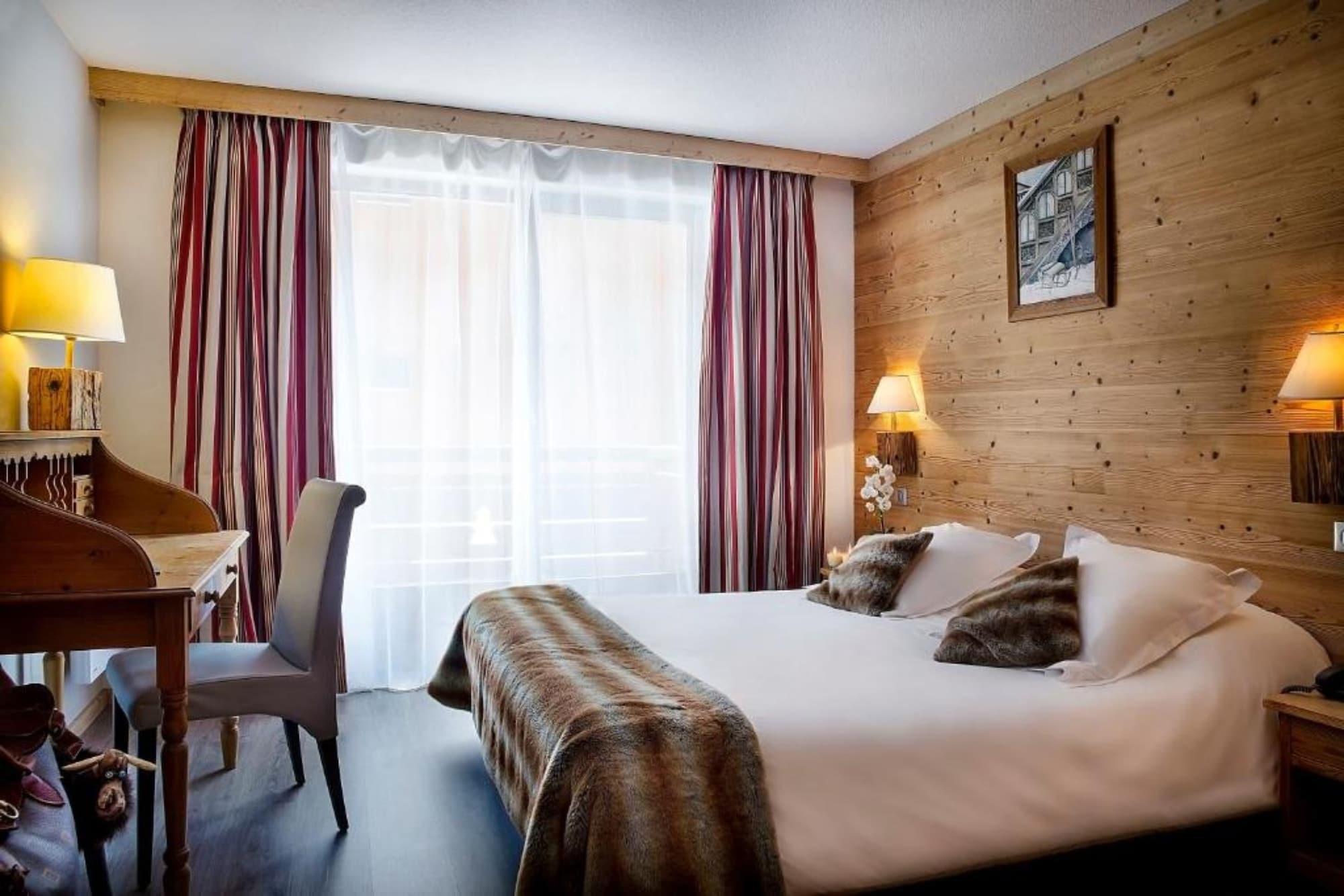 Hotel Alpen Roc Ла-Клюза Екстер'єр фото
