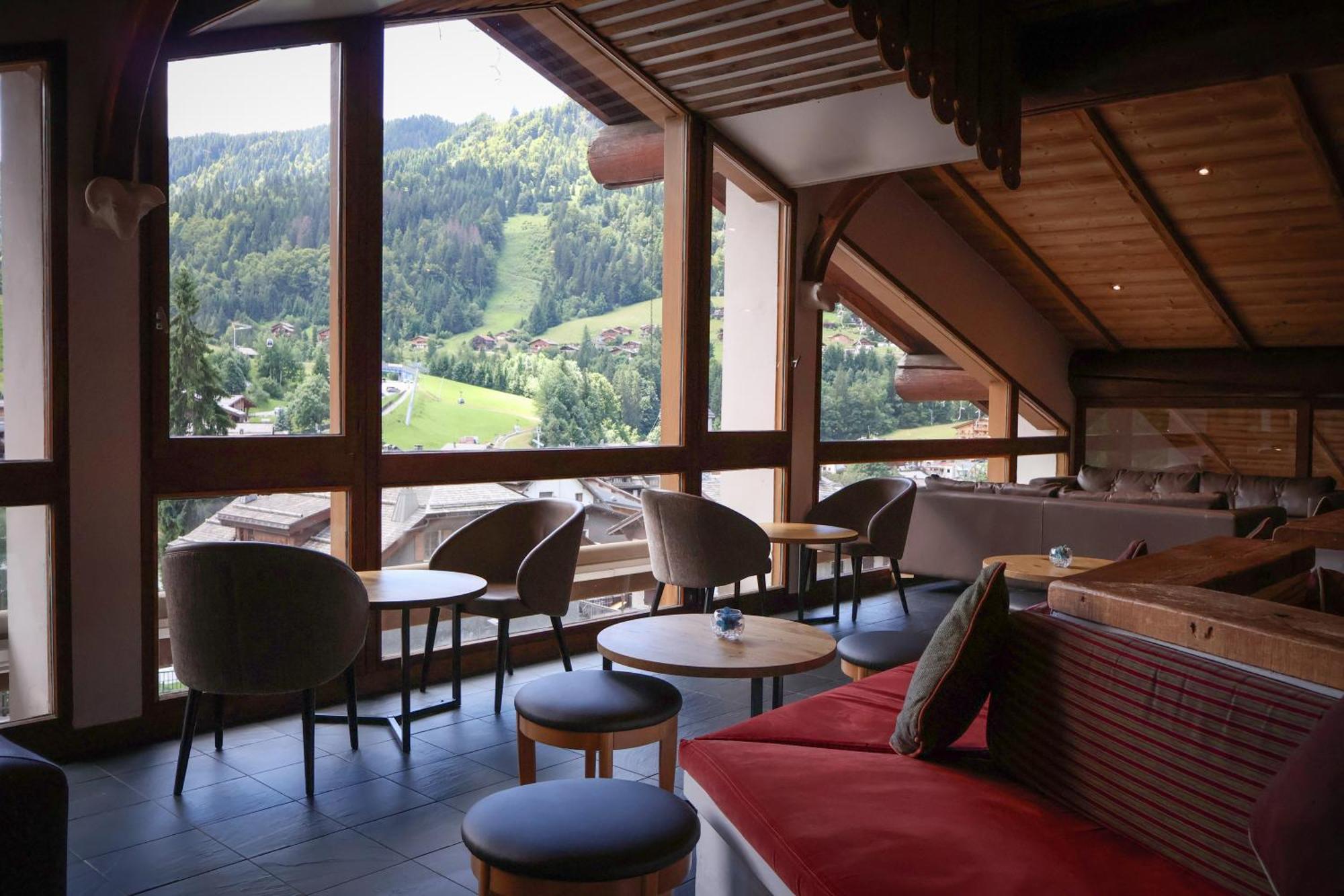 Hotel Alpen Roc Ла-Клюза Екстер'єр фото