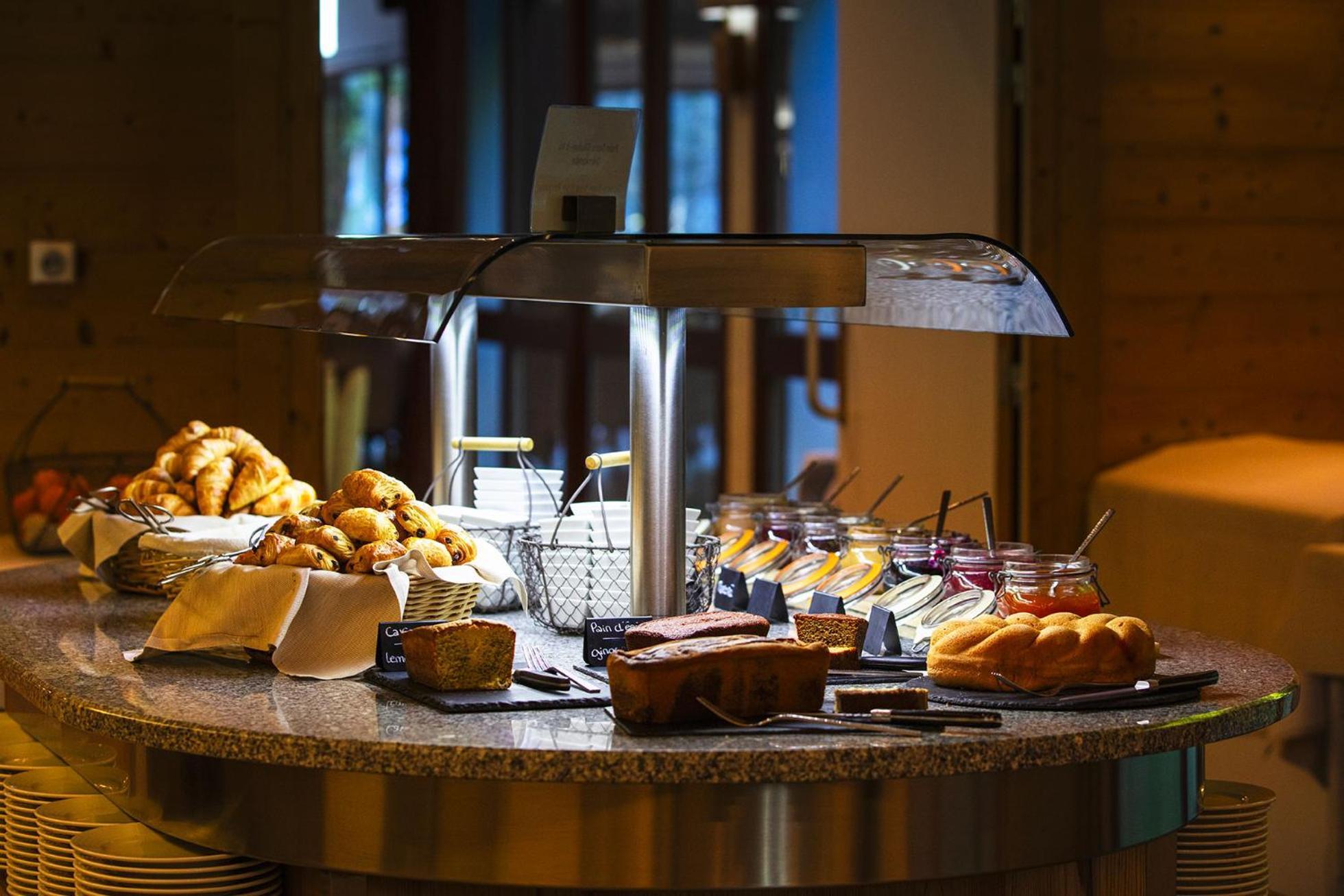 Hotel Alpen Roc Ла-Клюза Екстер'єр фото