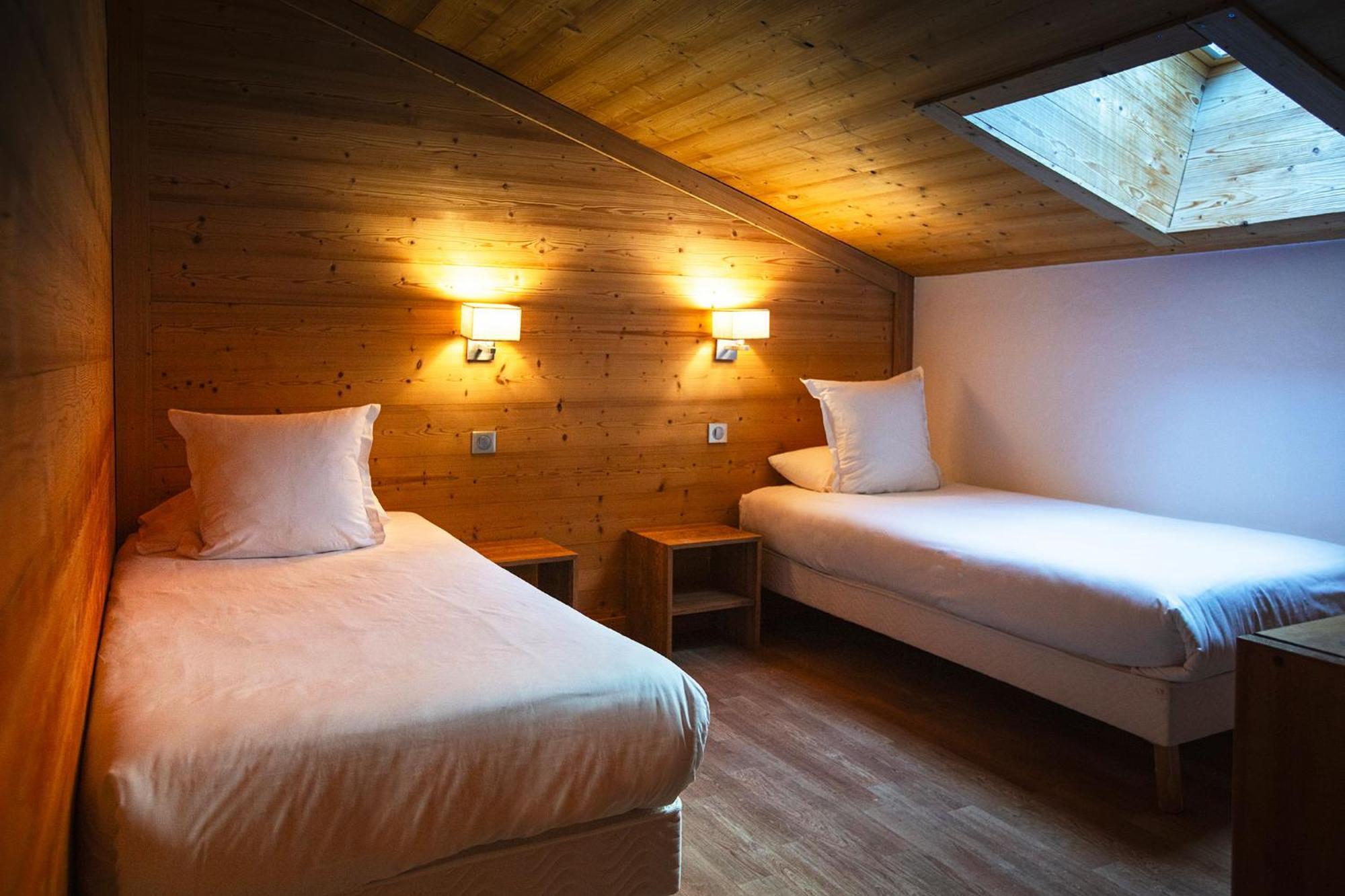 Hotel Alpen Roc Ла-Клюза Екстер'єр фото