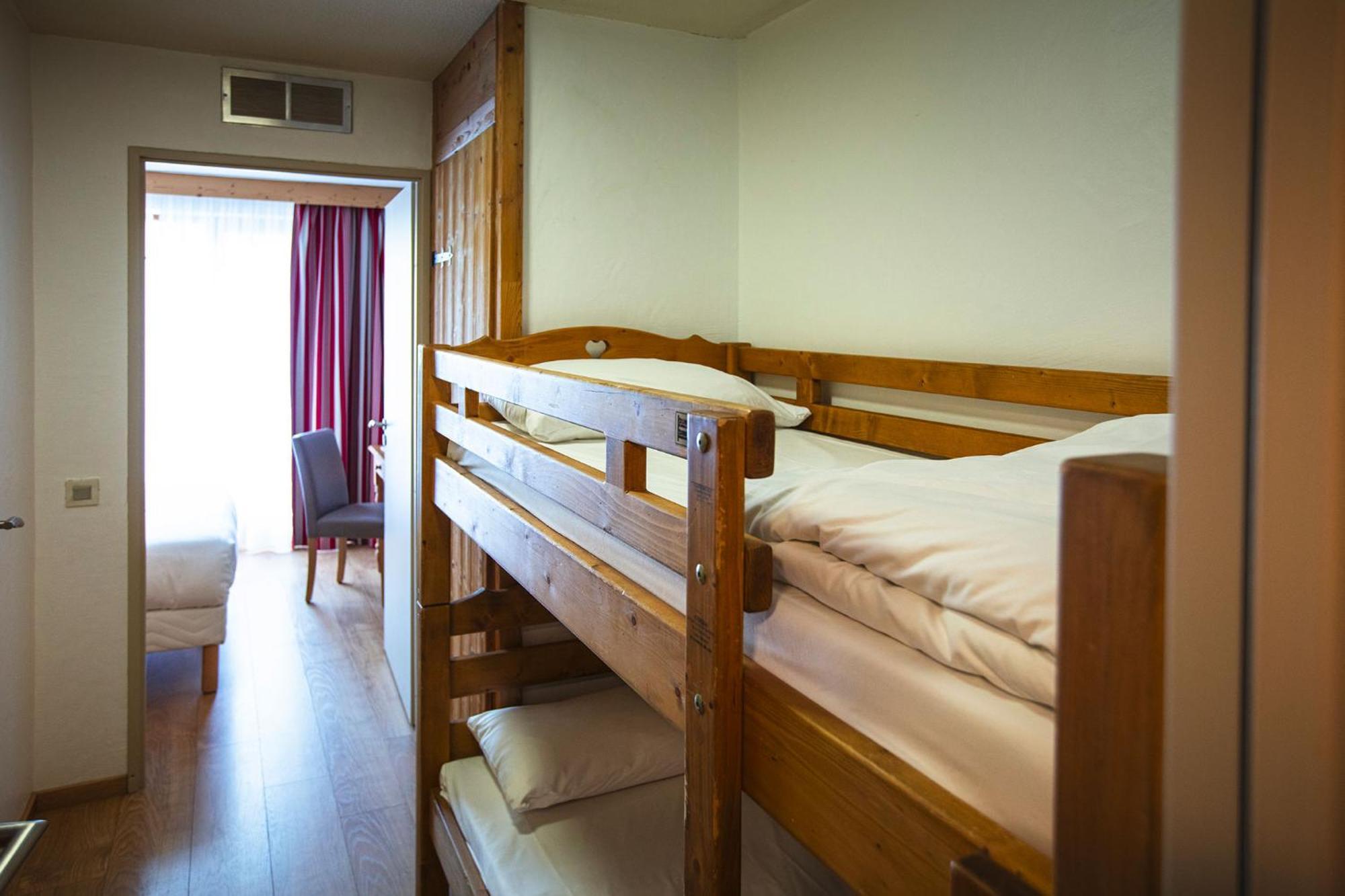 Hotel Alpen Roc Ла-Клюза Екстер'єр фото
